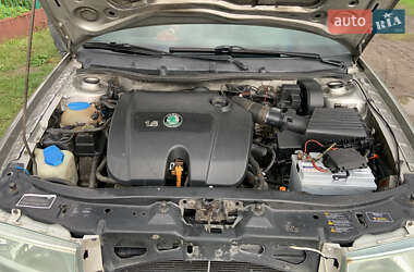 Ліфтбек Skoda Octavia 2001 в 