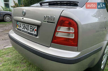 Ліфтбек Skoda Octavia 2001 в 