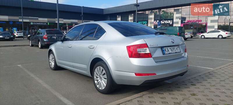 Лифтбек Skoda Octavia 2016 в Киеве