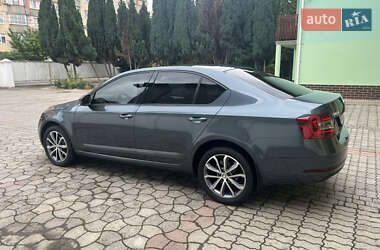 Ліфтбек Skoda Octavia 2018 в 
