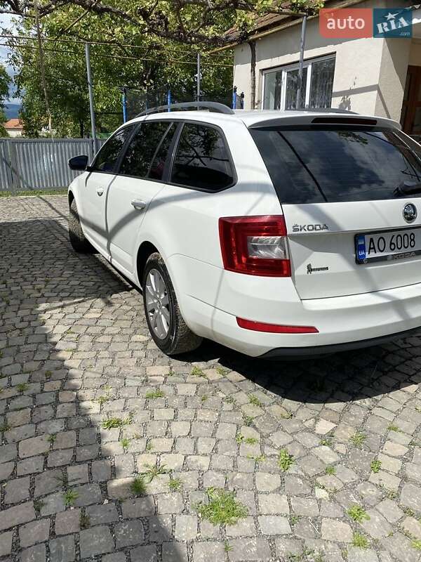 Універсал Skoda Octavia 2013 в Хусті