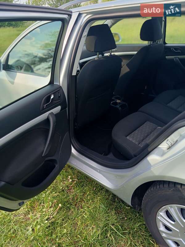Универсал Skoda Octavia 2011 в Хороле