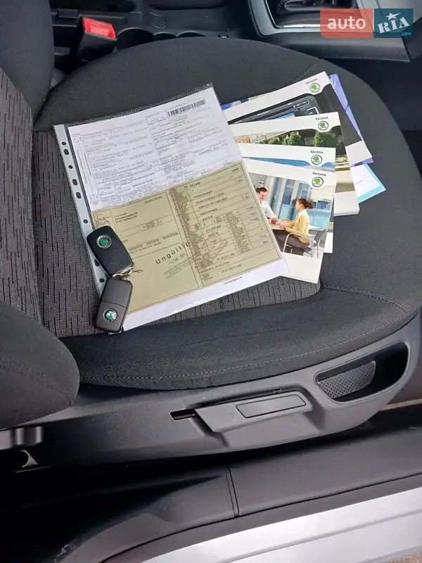 Универсал Skoda Octavia 2011 в Хороле документ