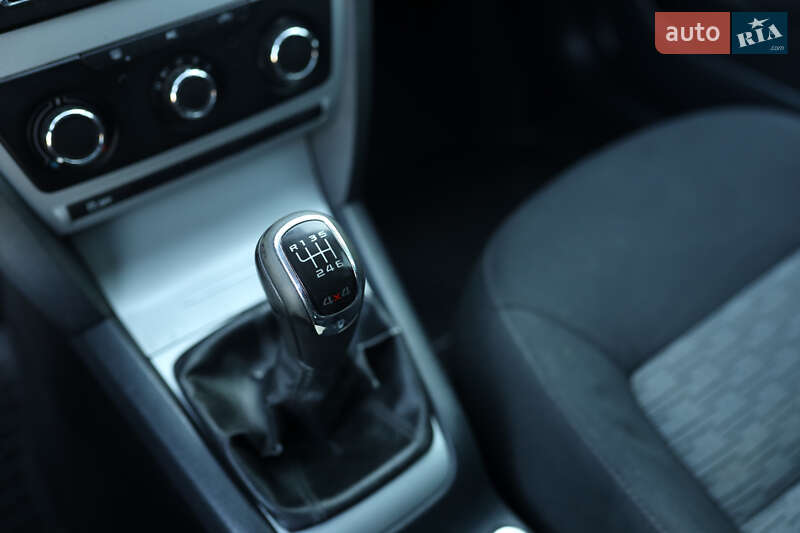 Универсал Skoda Octavia 2012 в Чемеровцах