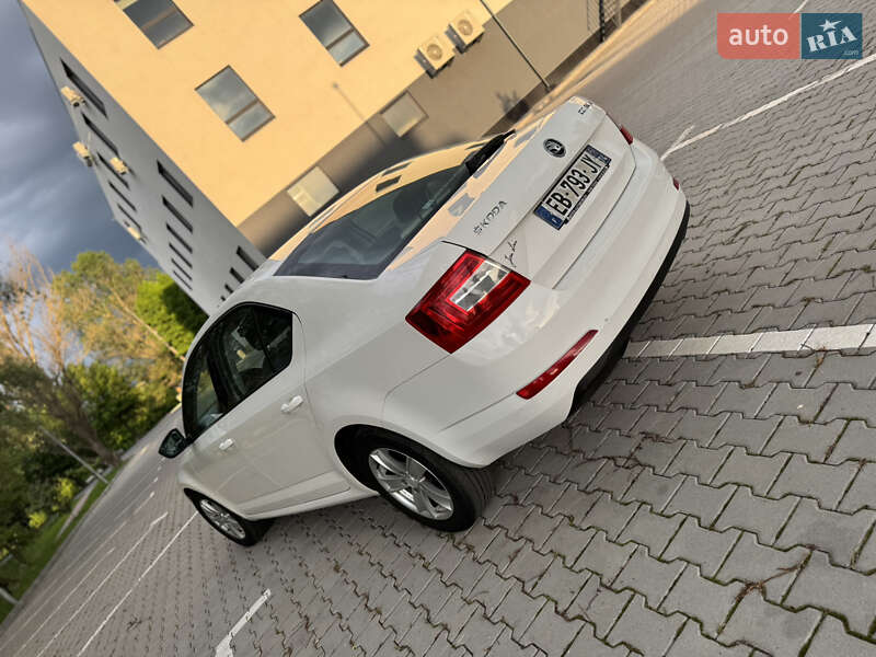 Лифтбек Skoda Octavia 2016 в Хмельницком
