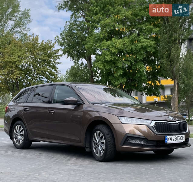 Универсал Skoda Octavia 2021 в Киеве