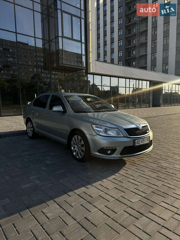 Ліфтбек Skoda Octavia 2010 в Дніпрі