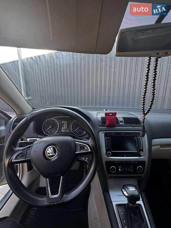 Ліфтбек Skoda Octavia 2010 в Дніпрі