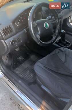 Ліфтбек Skoda Octavia 2004 в 