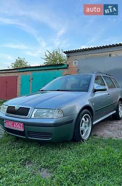 Универсал Skoda Octavia 2005 в Хороле