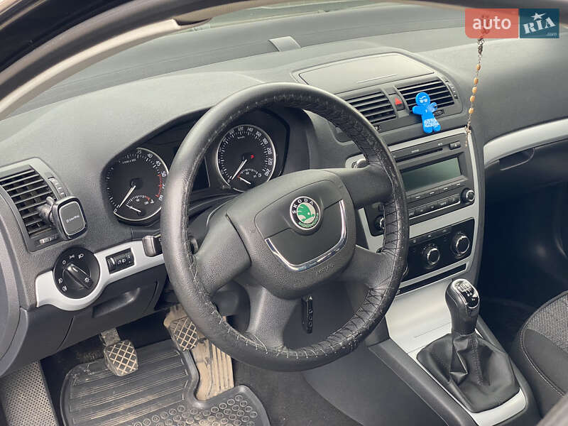 Лифтбек Skoda Octavia 2010 в Львове