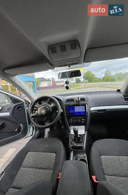 Лифтбек Skoda Octavia 2010 в 