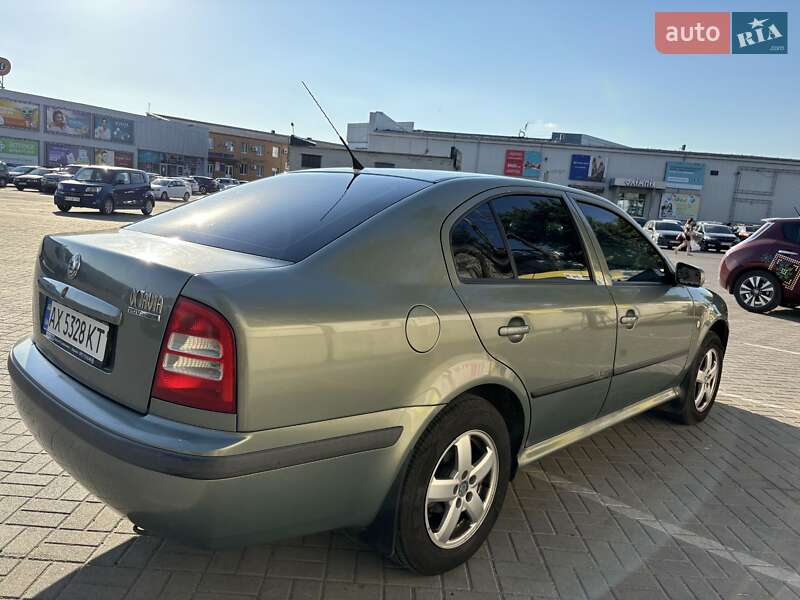 Лифтбек Skoda Octavia 2001 в Днепре