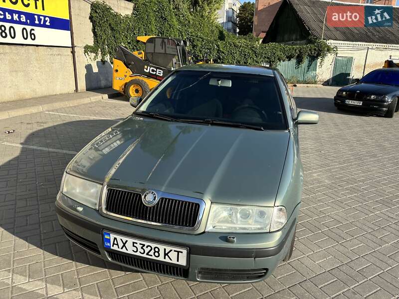 Лифтбек Skoda Octavia 2001 в Днепре