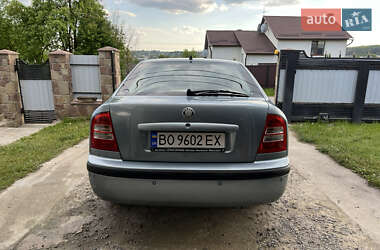 Лифтбек Skoda Octavia 2002 в 