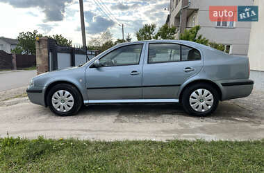 Лифтбек Skoda Octavia 2002 в 