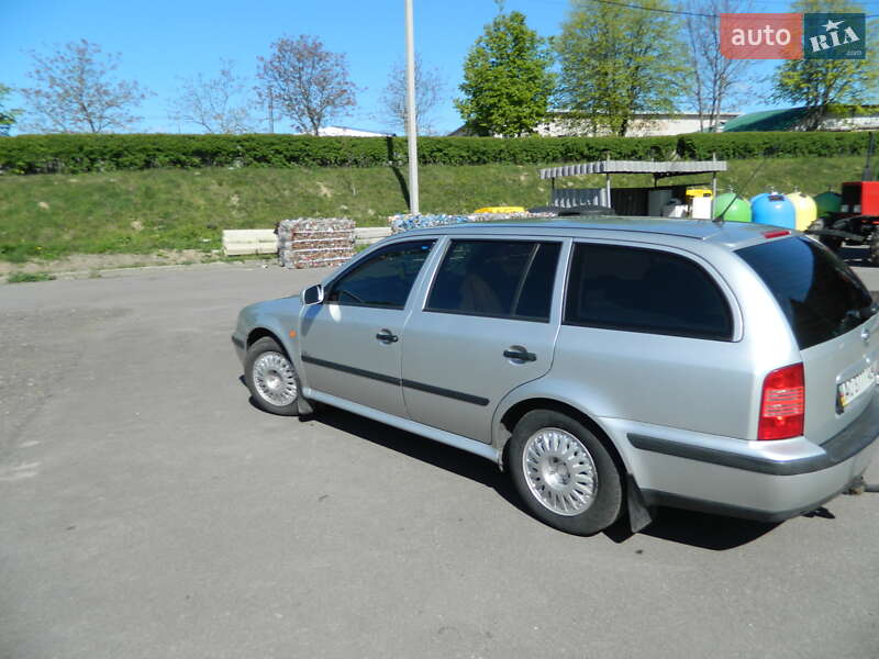 Универсал Skoda Octavia 2000 в 