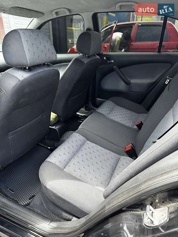 Лифтбек Skoda Octavia 2002 в Одессе
