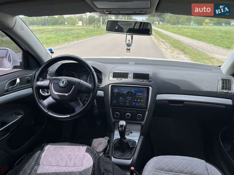 Універсал Skoda Octavia 2010 в Лозовій
