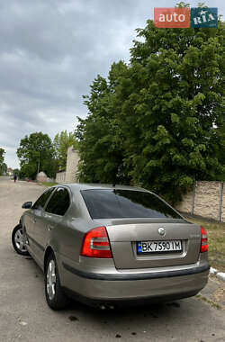 Лифтбек Skoda Octavia 2006 в 
