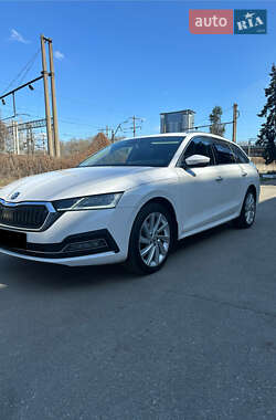 Универсал Skoda Octavia 2021 в 
