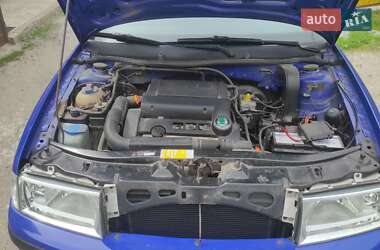 Ліфтбек Skoda Octavia 2002 в 