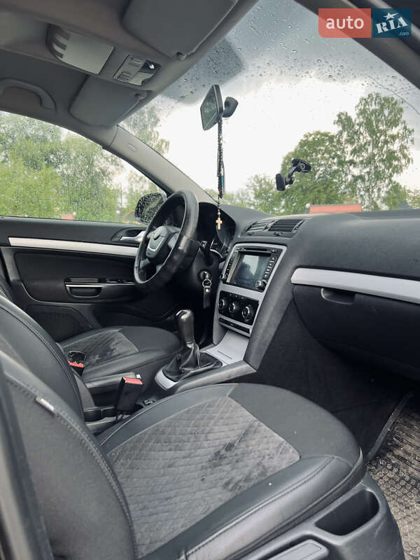 Універсал Skoda Octavia 2010 в Дрогобичі