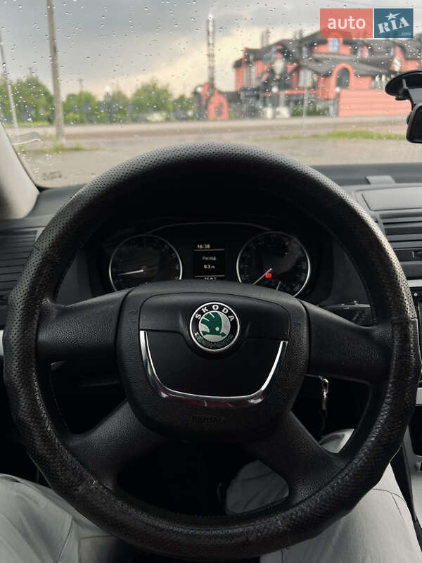 Універсал Skoda Octavia 2010 в Дрогобичі