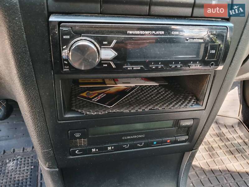 Лифтбек Skoda Octavia 2004 в Немишаево