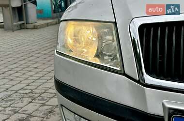 Лифтбек Skoda Octavia 2004 в 