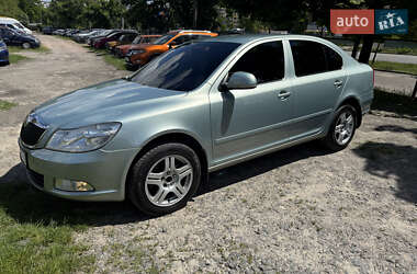 Лифтбек Skoda Octavia 2010 в 