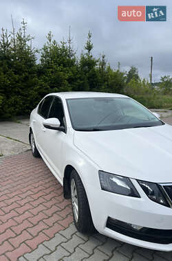 Ліфтбек Skoda Octavia 2018 в 