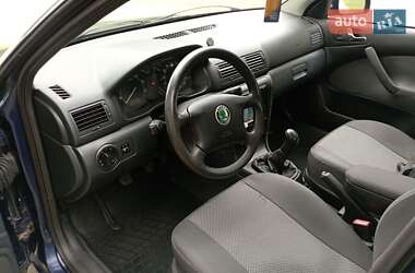 Лифтбек Skoda Octavia 2002 в 