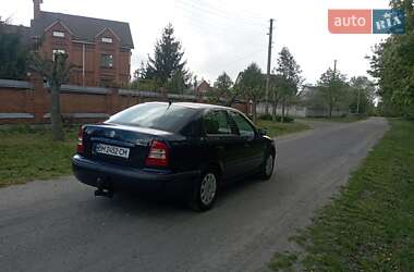Лифтбек Skoda Octavia 2002 в 