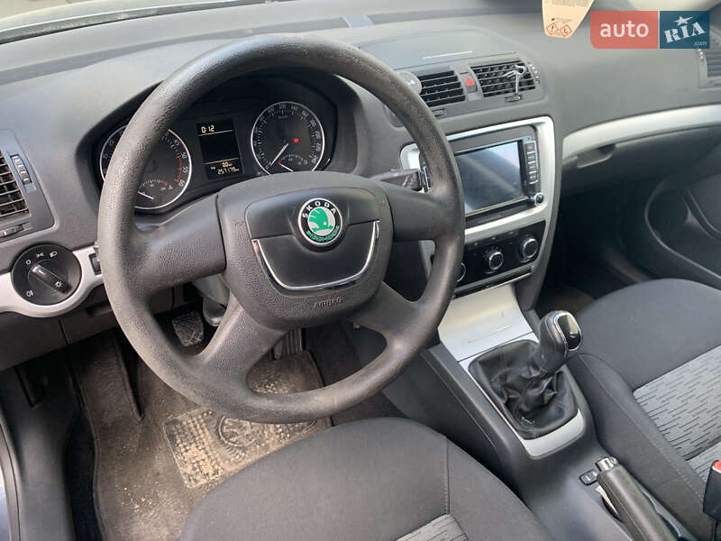 Універсал Skoda Octavia 2011 в Дунаївцях
