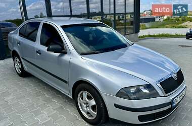 Лифтбек Skoda Octavia 2008 в 