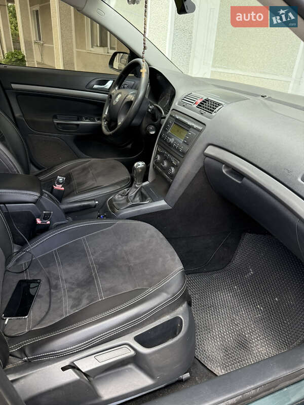 Лифтбек Skoda Octavia 2006 в Снятине