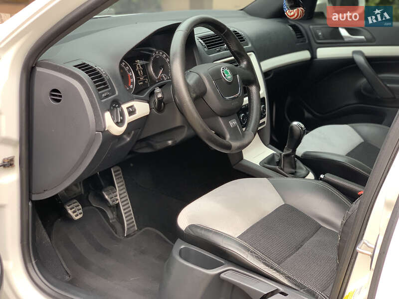 Універсал Skoda Octavia 2009 в Івано-Франківську
