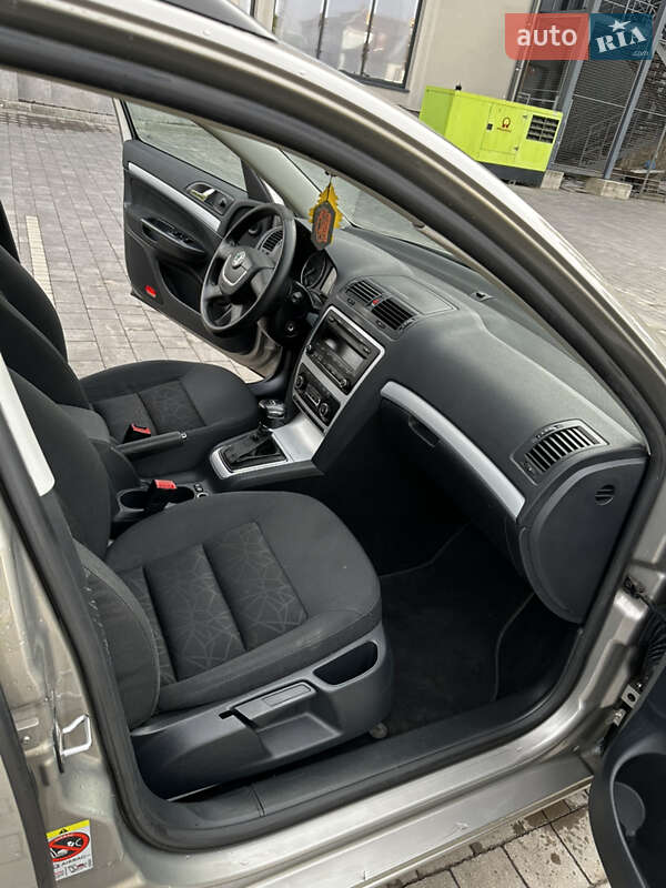 Универсал Skoda Octavia 2011 в Нововолынске