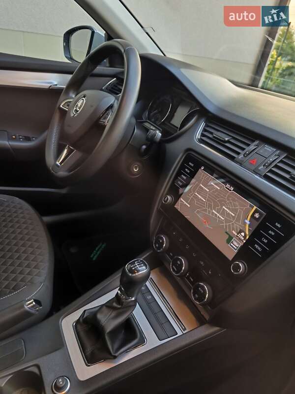 Універсал Skoda Octavia 2017 в Звягелі