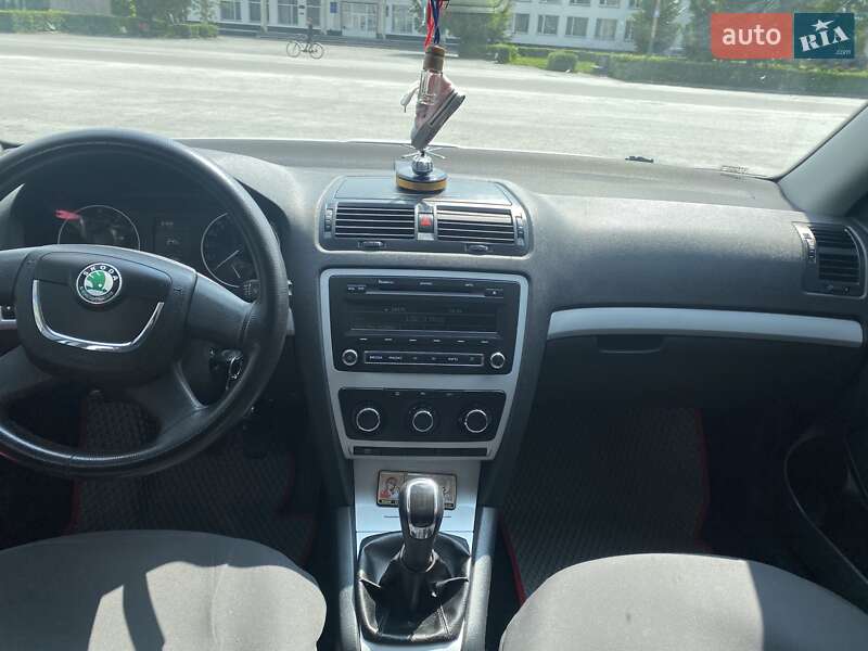 Лифтбек Skoda Octavia 2011 в Мирополе