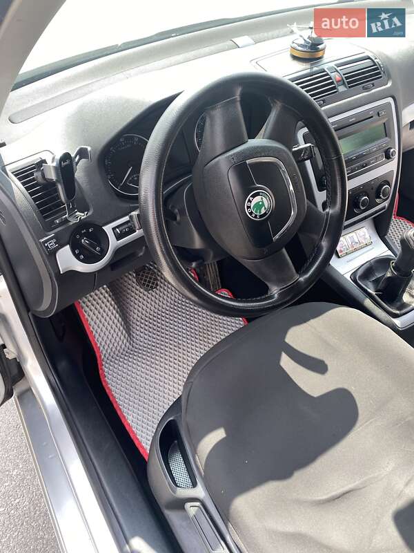 Лифтбек Skoda Octavia 2011 в Мирополе