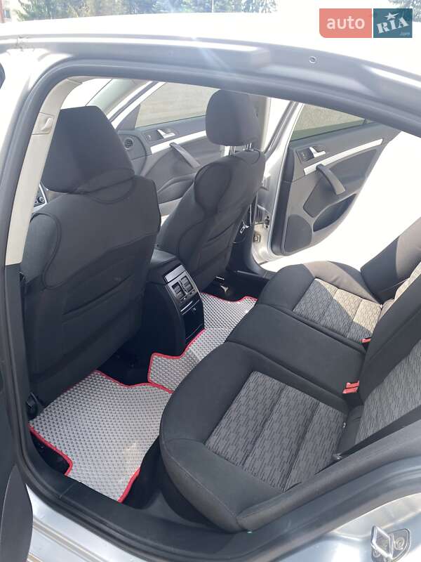 Лифтбек Skoda Octavia 2011 в Мирополе