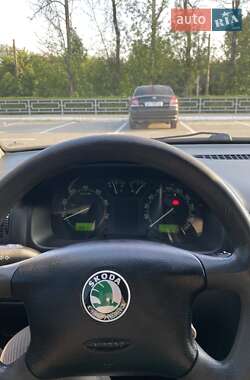Ліфтбек Skoda Octavia 2004 в 