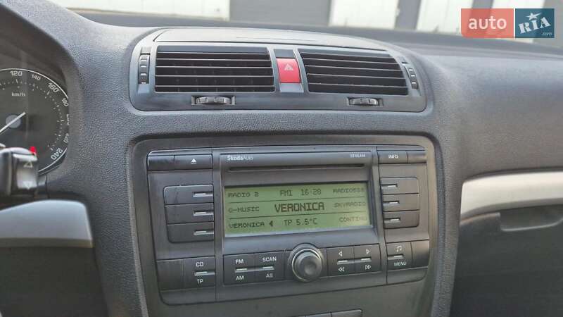 Лифтбек Skoda Octavia 2006 в Гадяче