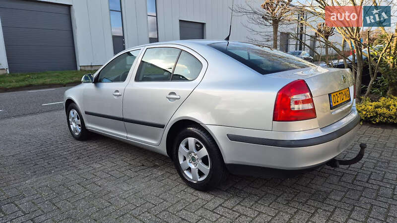 Лифтбек Skoda Octavia 2006 в Гадяче