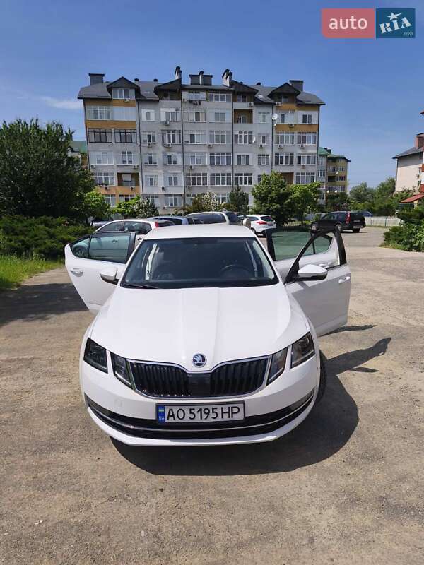 Лифтбек Skoda Octavia 2017 в Ужгороде