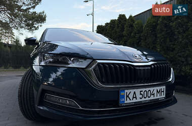 Ліфтбек Skoda Octavia 2023 в 