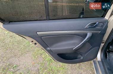 Лифтбек Skoda Octavia 2004 в 