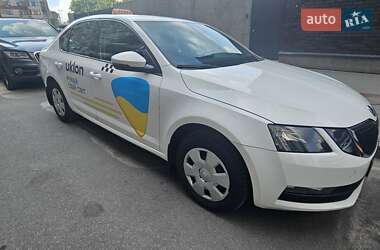 Ліфтбек Skoda Octavia 2018 в 
